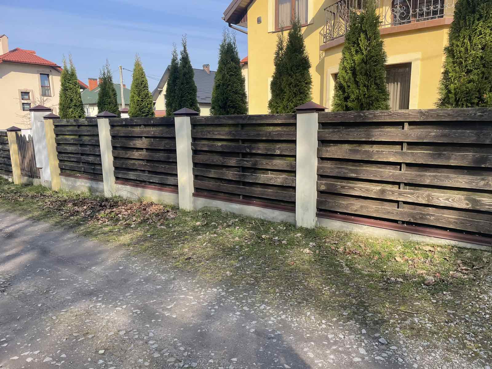 Забор Брус во Львове 2