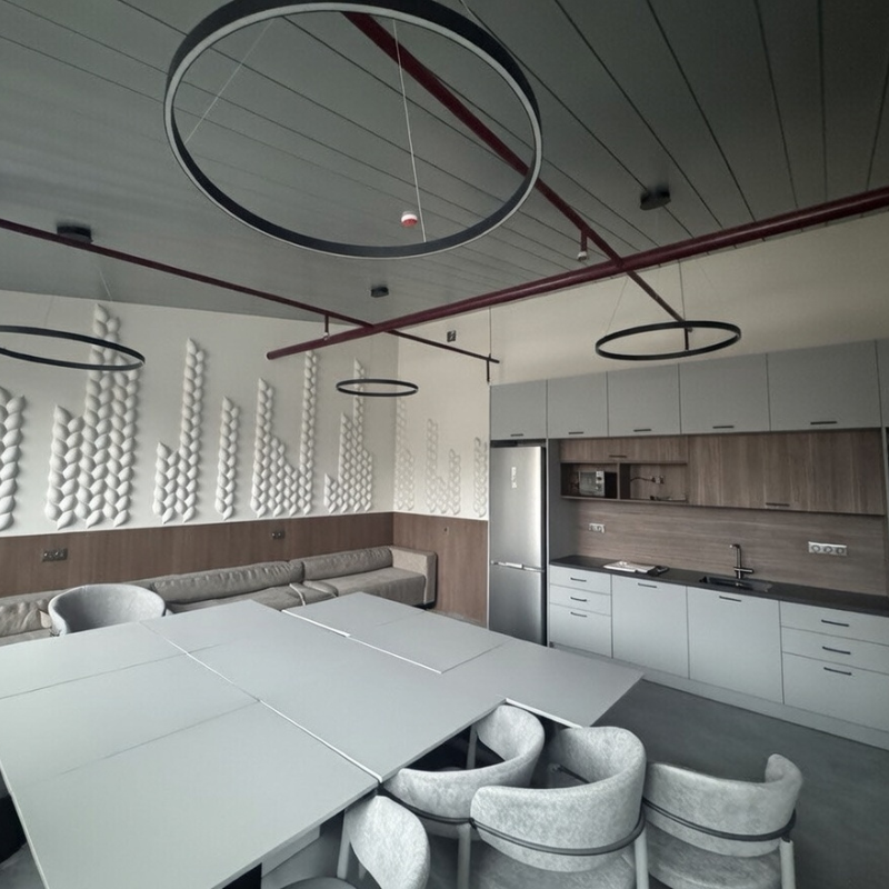 Офисный реечный потолок в Киеве 1 reykova stelya 5